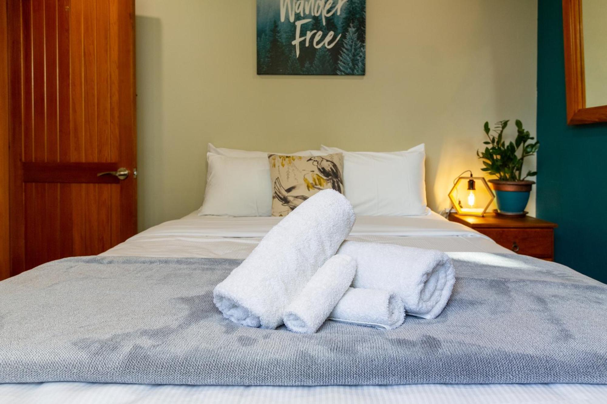 Sherwood Lodge 4-Bedroom Holiday Home With Spectacular Views Christchurch Exteriör bild